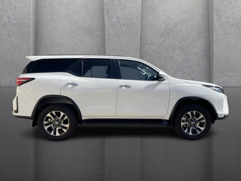 Toyota Fortuner 2.4 Gd-6 Rb At