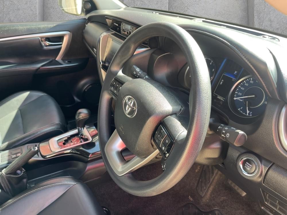 Toyota Fortuner 2.4 Gd-6 Rb At