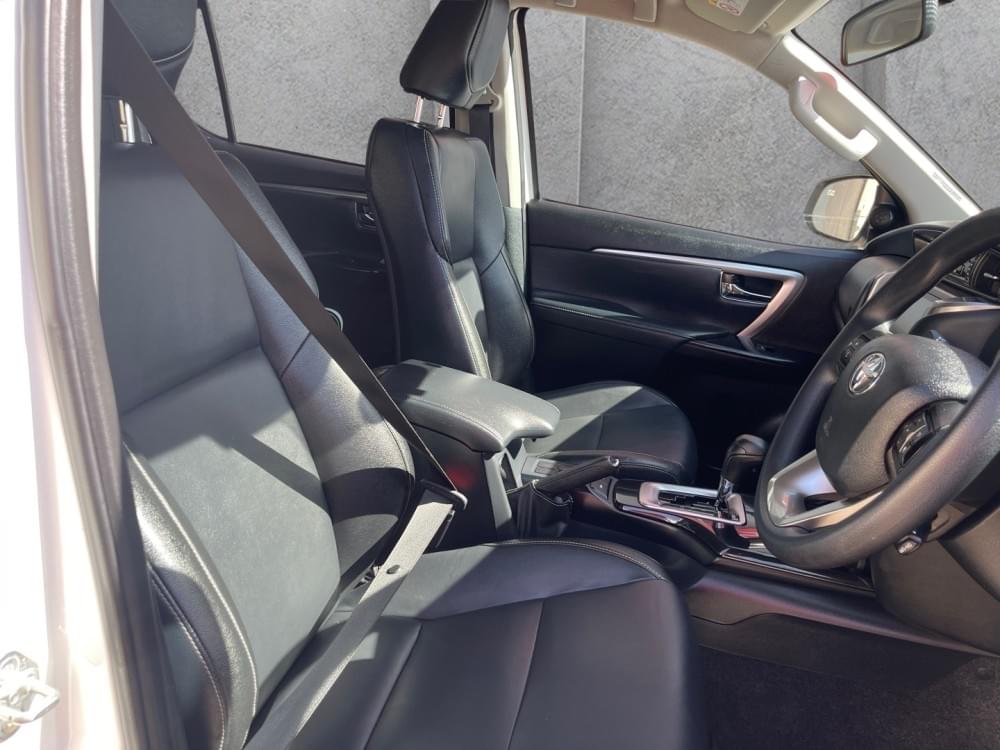 Toyota Fortuner 2.4 Gd-6 Rb At