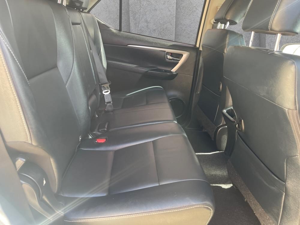 Toyota Fortuner 2.4 Gd-6 Rb At